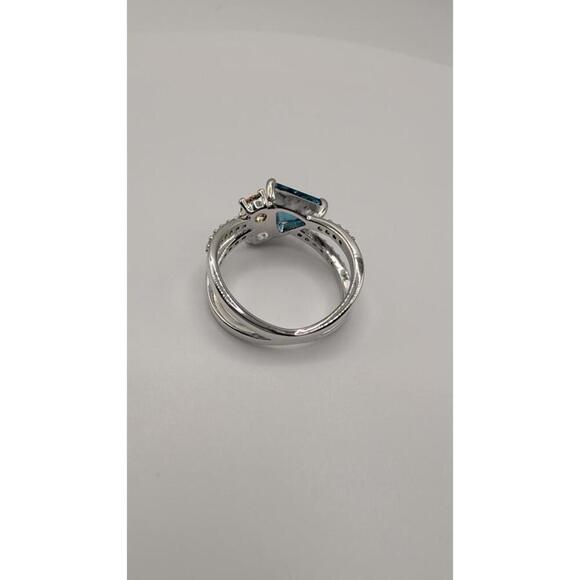 Elegant Silver Ring with Blue and Clear Gemstones Size 6 - Picture 7 of 9